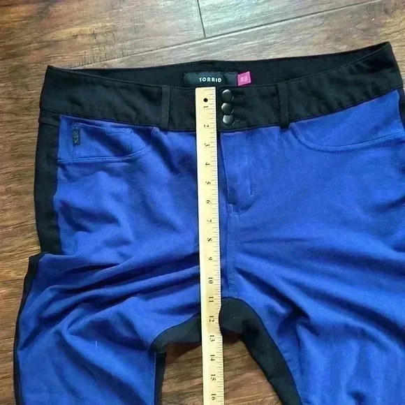 Torrid Plus size stretch skinny pants - Picture 4 of 9